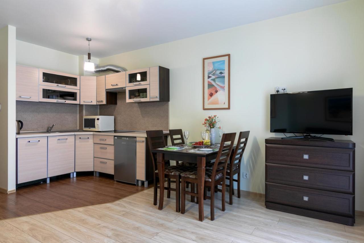 Triapart Amber Vii Apartment